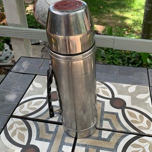 Vintage unbreakable Union UNO-Vac Thermos
Made in the USA